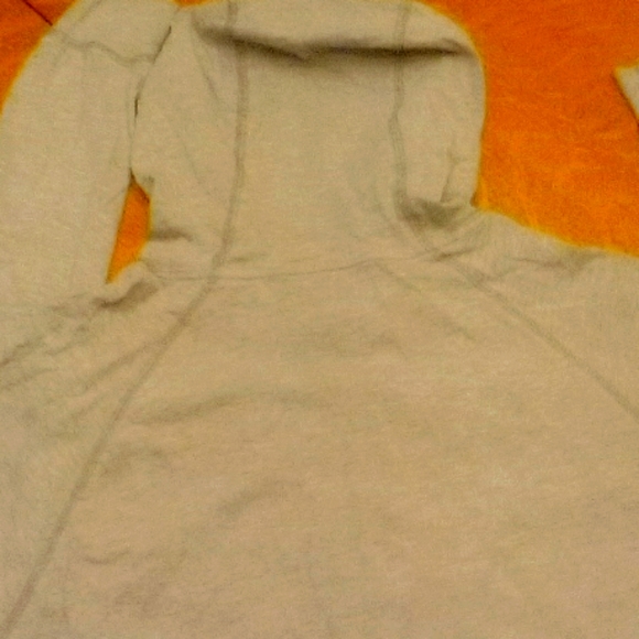 DIFFERENT CLOTH CO. HOODY - Picture 5 of 5